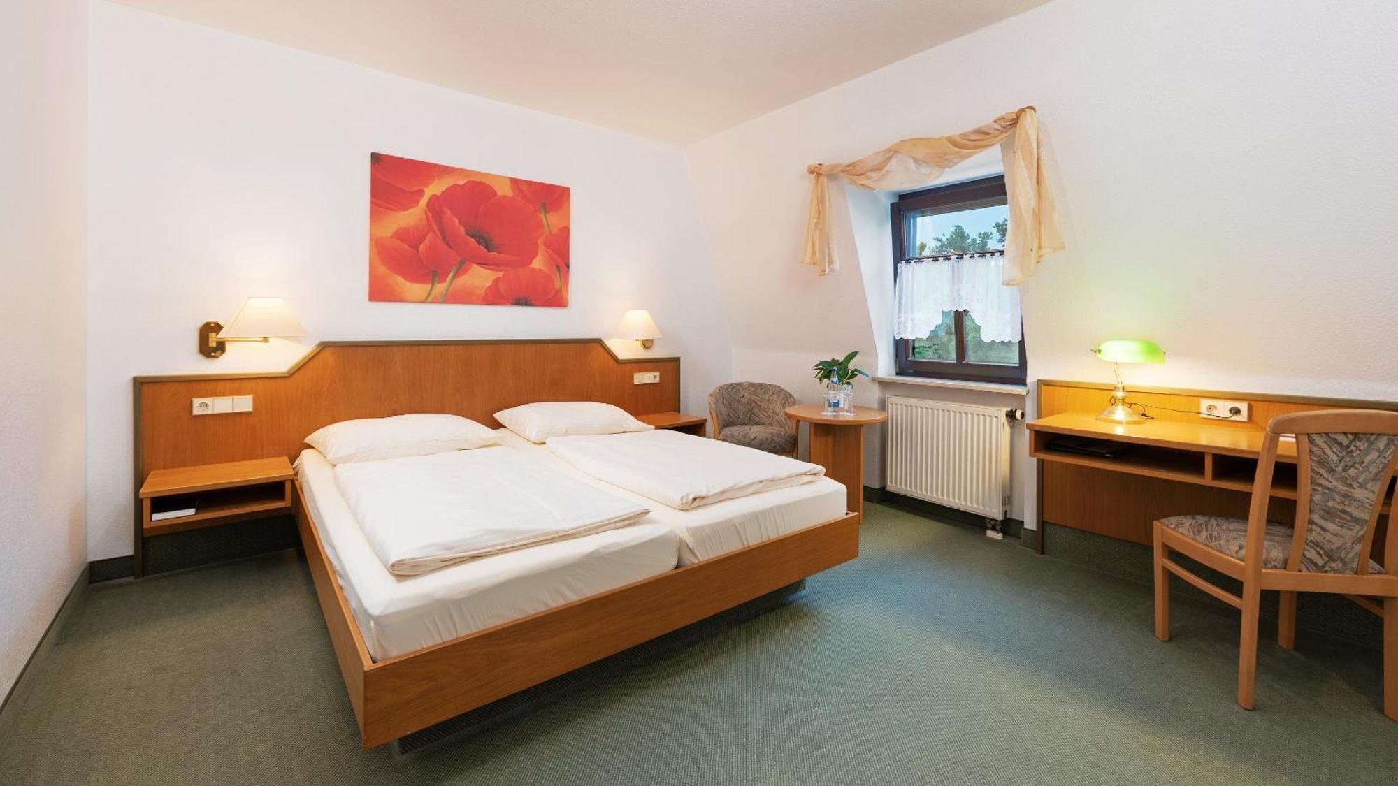 Gasthof Hotel Anker Sommerhausen Exterior photo